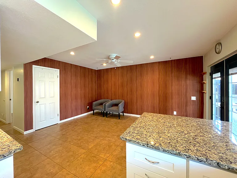 970 E Lobster Trap Ln — Photo 8