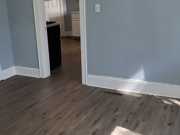 4th image of 2817 15th Ave S APT 1