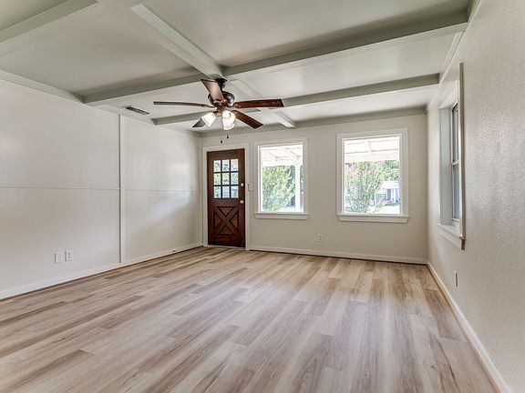 5th image of 2810 Dogwood Park Dr