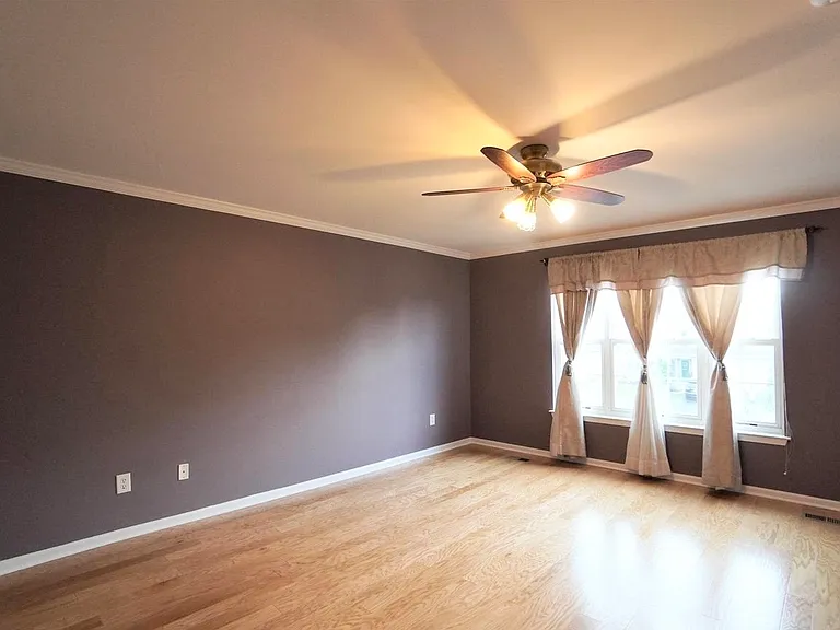 2607 Virginia Ln — Photo 16