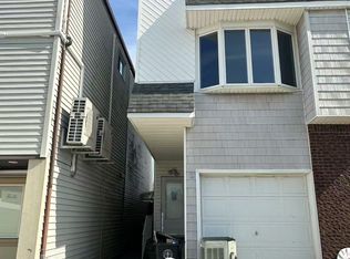 8 Green Valley Rd #A, Staten Island, NY 10312