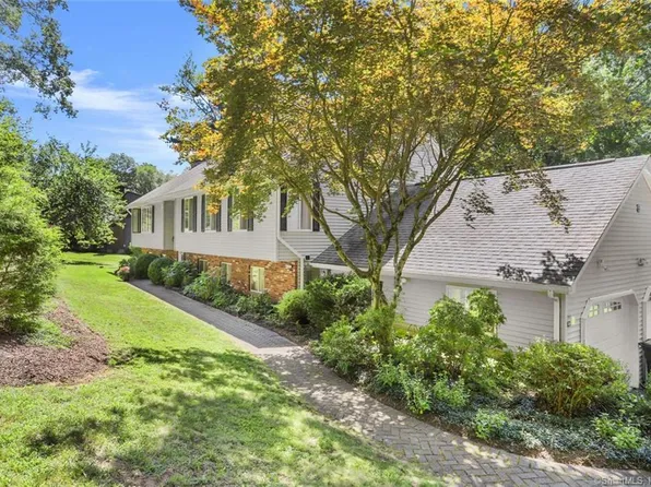 15 Oakview Road, Newtown, CT 06482