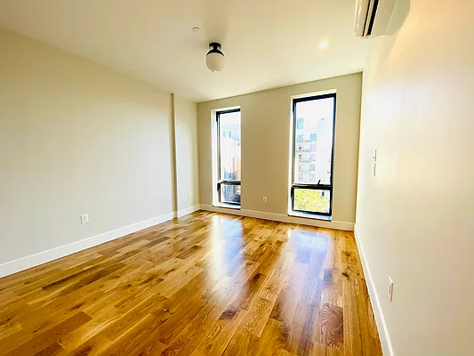 Rented by Blue Egg Realty Corp | media 29