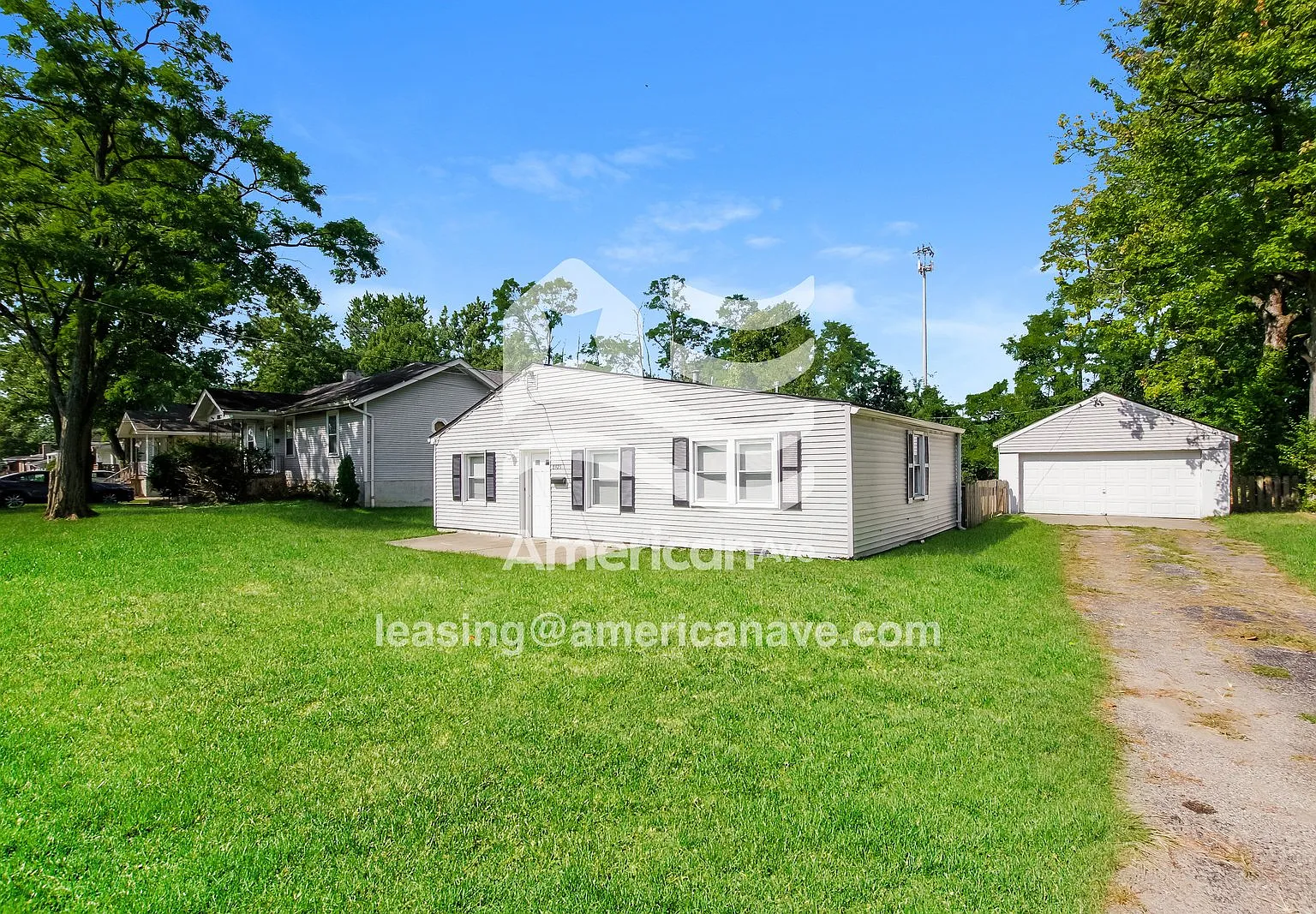 3 bed, 2.0 bath, 1165 sqft, $1,668 — Photo 2