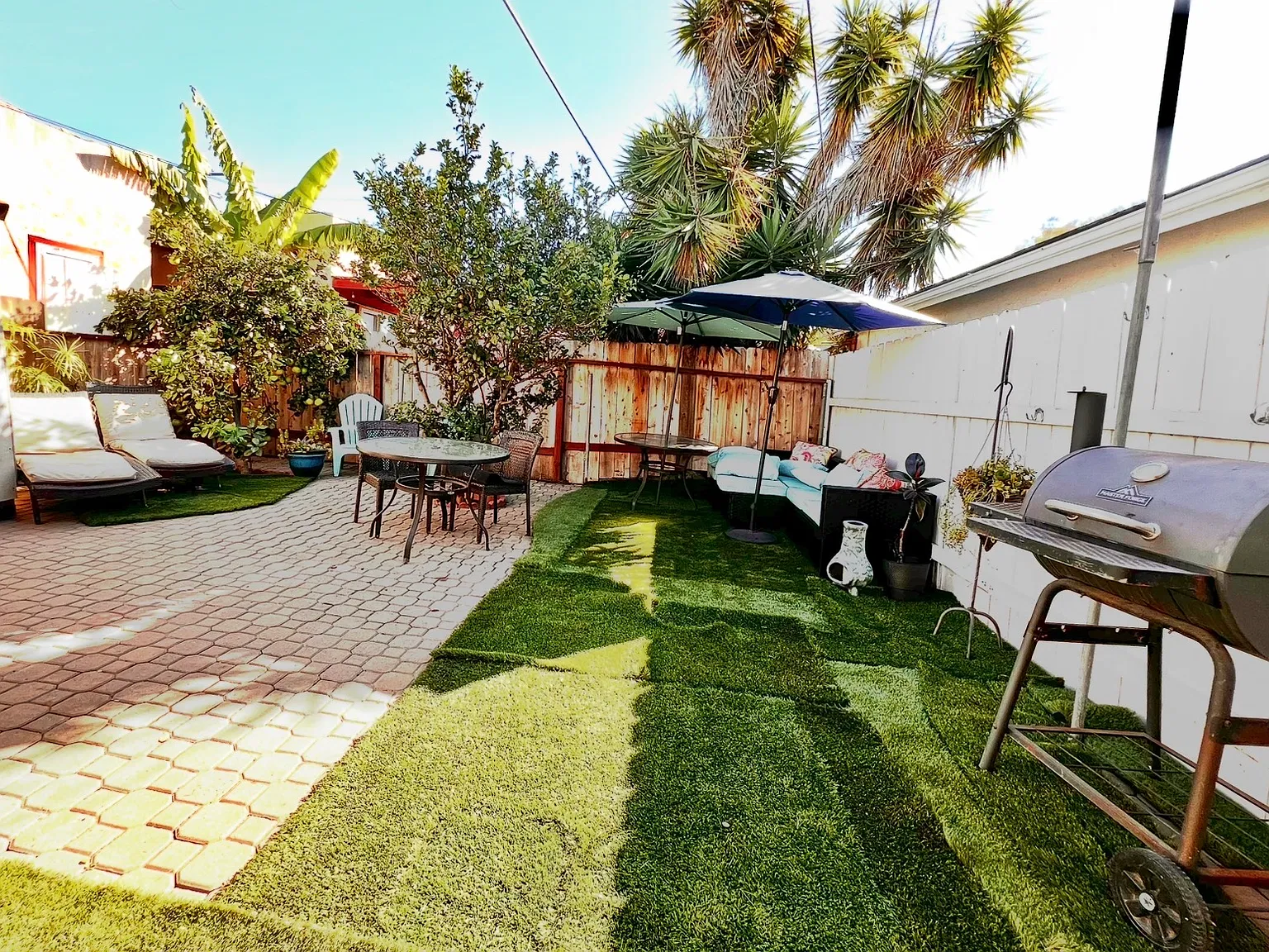 2 bed, 900 sqft, $2,500 — Photo 1