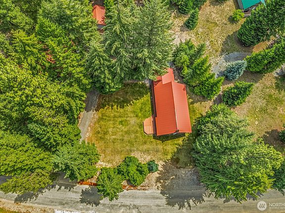 5th image of 2605 Larch Drive