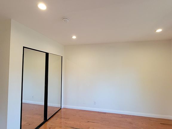 4th image of 11936 Venice Blvd Unit 4