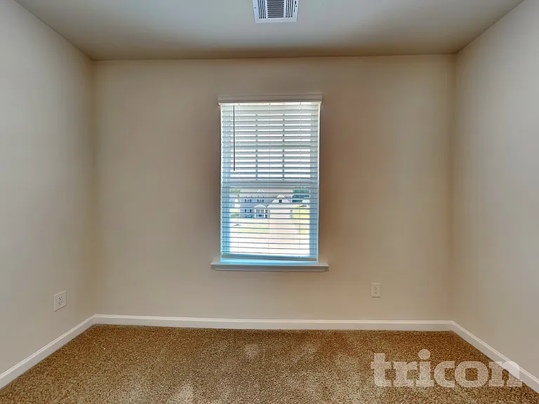 1251 Fendt Dr — Photo 12