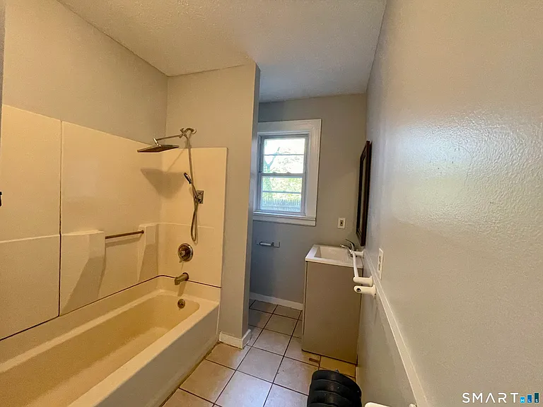 12 Lorraine St #1 — Photo 12
