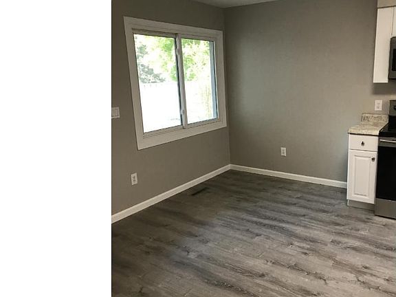 4th image of 884 Monterey Dr #0