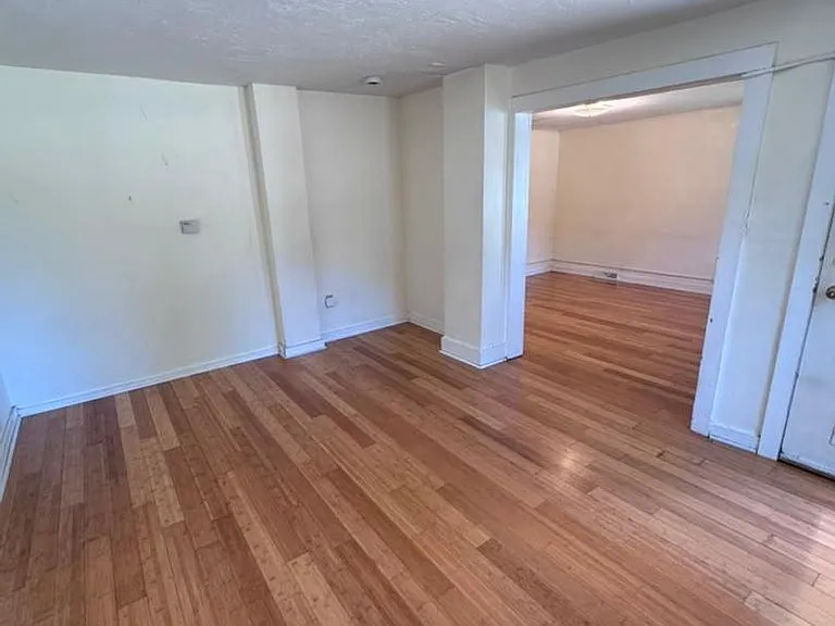734 Jenifer St — Photo 6