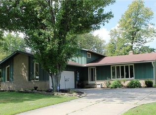 7672 Princeton Pl, Middleburg Heights, OH
