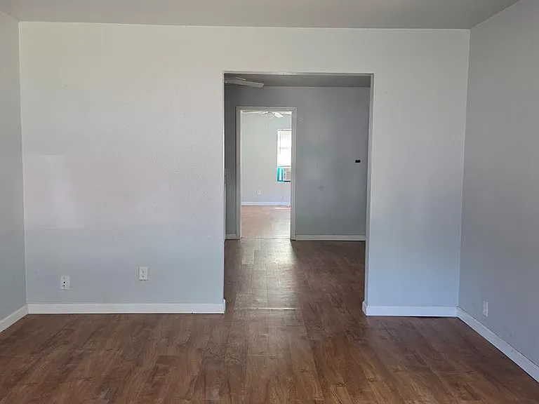 1103 N Carrizo St #B — Photo 2
