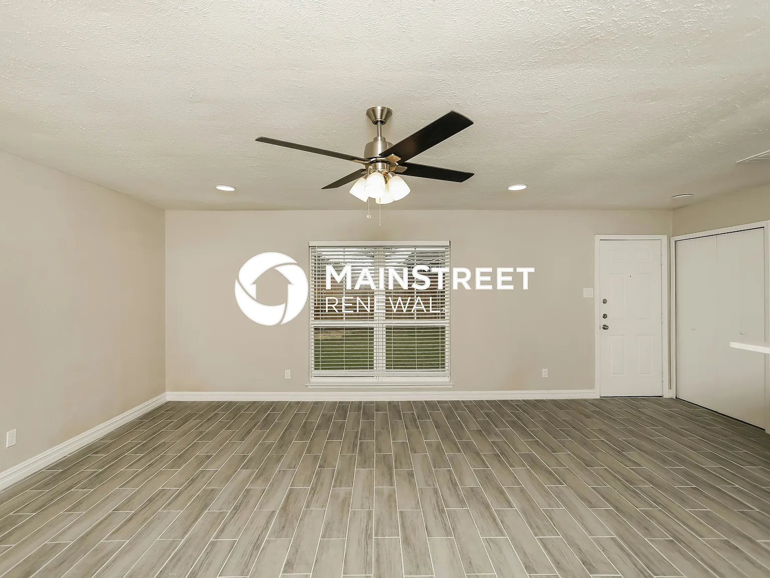 154 W Way Cir — Photo 3