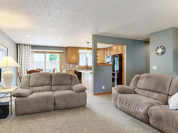 4th image of 7901 Laurel Ct