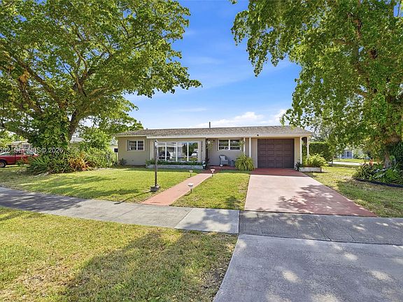 3rd image of 20510 Jacaranda Rd