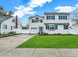 12 Ceil Pl, Bethpage, NY 11714