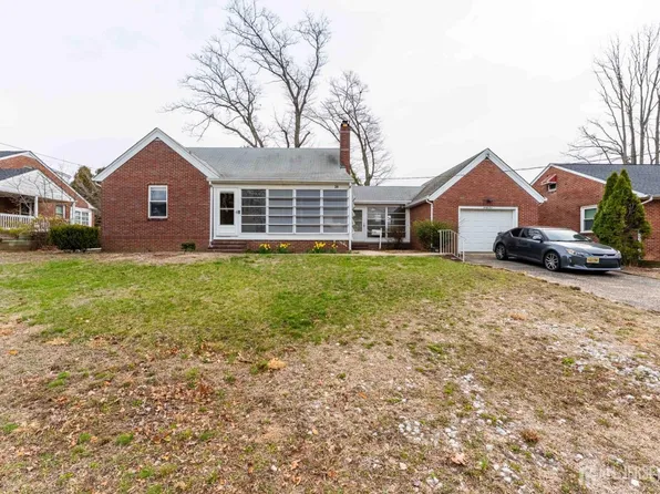 34 N Edward St, Sayreville, NJ 08872