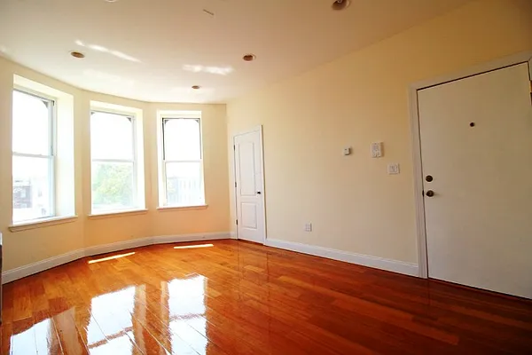Rented by Next Door Realty NYC | media 28