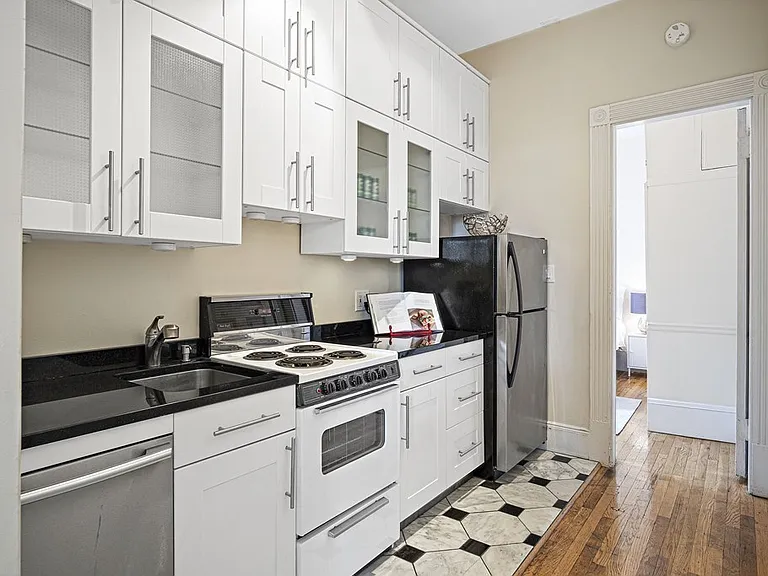 271 Dartmouth St #6D — Photo 3