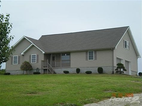3Bd/2.5 Ba Beautiful Cape Cod home on 3.43 acres with a panoramic view. Great location just 5 miles 