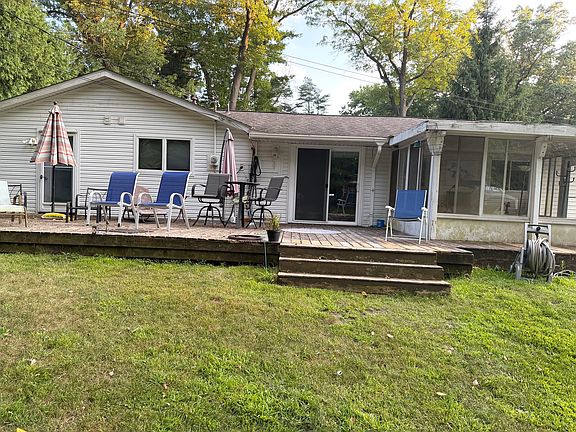 2nd image of 320 Polvadera St