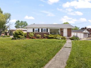 8357 Margaret St, Taylor, MI 48180