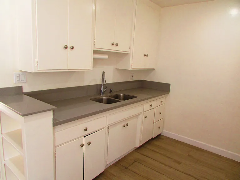 1756 N Gramercy Pl — Photo 12