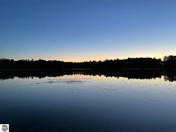 8884 Cedar Ridge Ln #6, Fife Lake, MI 49633