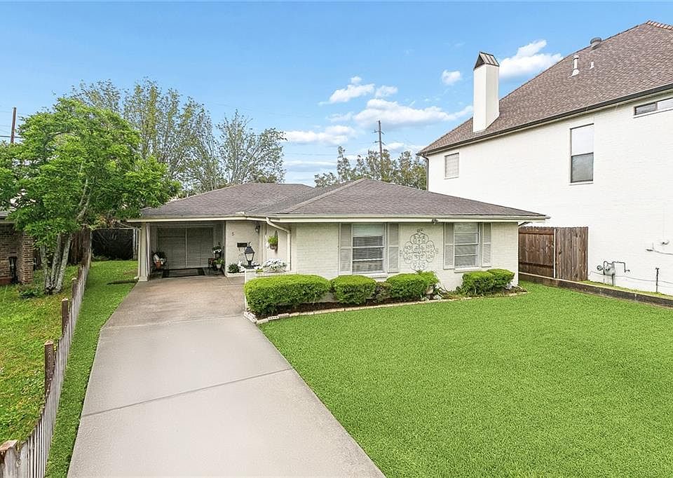 1st image of 5 Central Dr