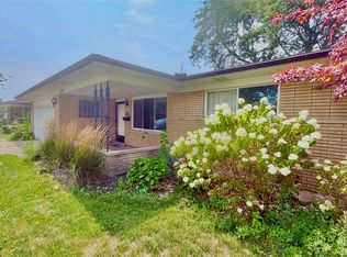 30205 Austin Dr, Warren, MI 48092