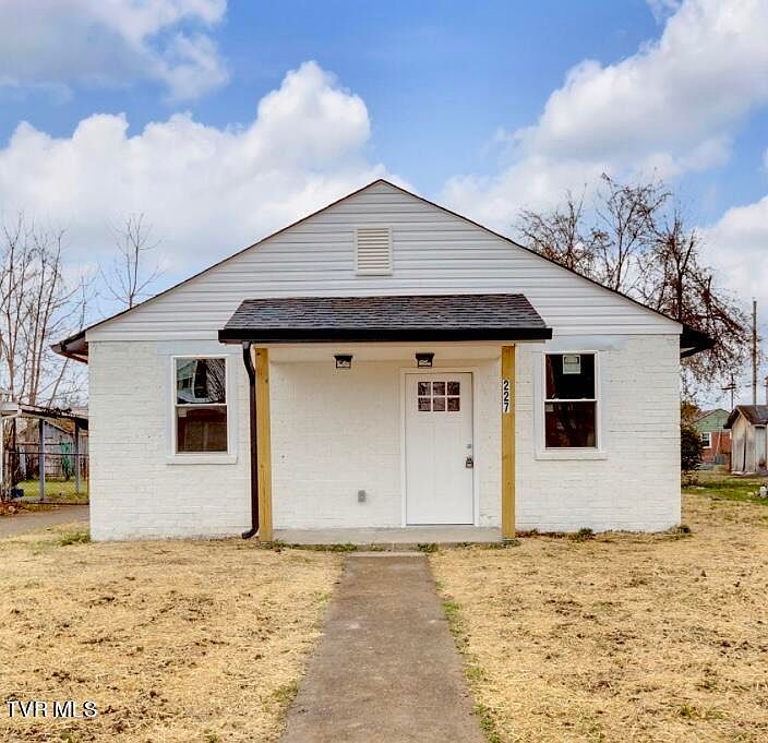 1st image of 227 Carver St