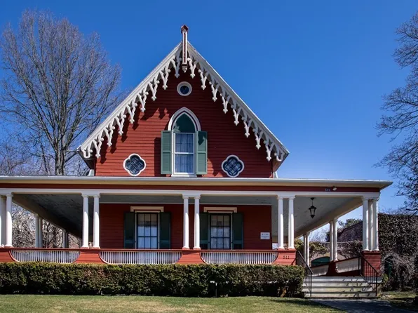 511 Rock St, Fall River, MA 02720