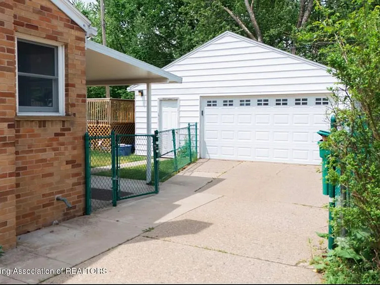 3716 Macon Ave — Photo 10