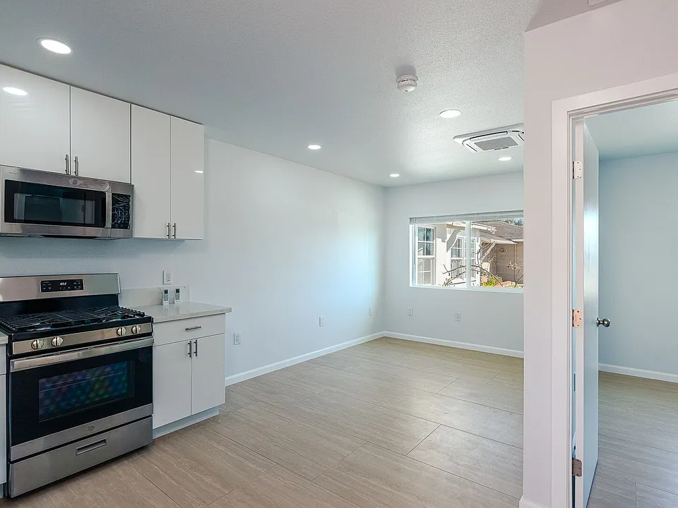 3630 S F St #2