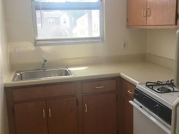 5th image of 15 Quinby Ave APT 2H