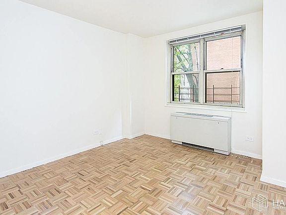 4th image of 1401 York Ave #2J
