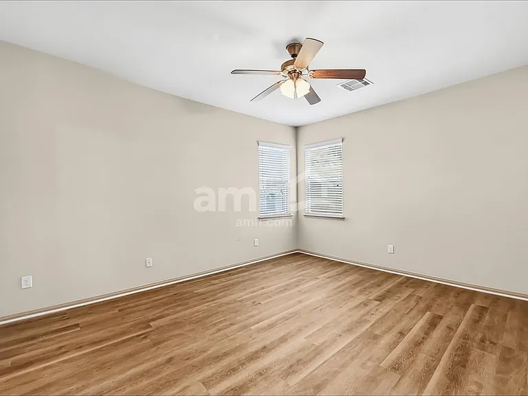 2201 Jefferson Crossing Dr — Photo 10