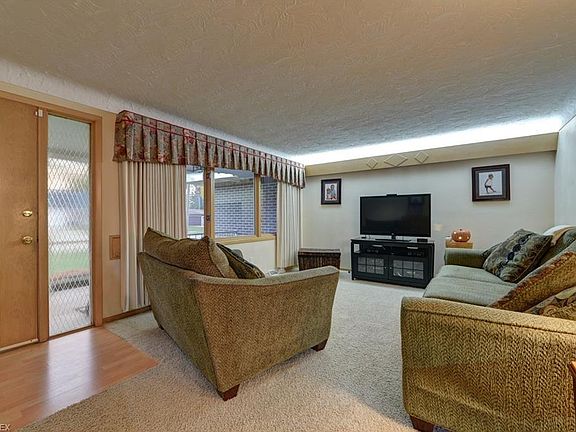 4th image of 1830 Revere Pl