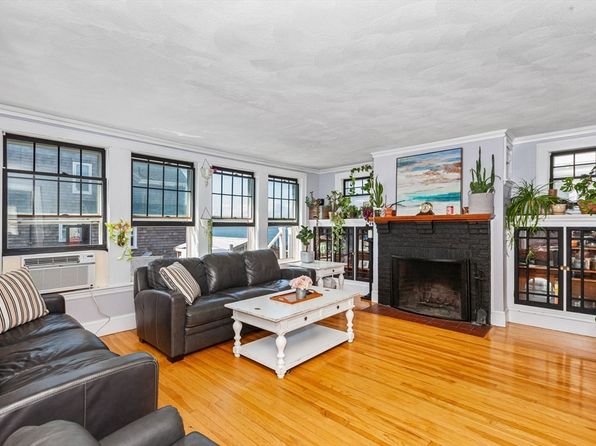 1079 Shirley St, Winthrop, MA 02152