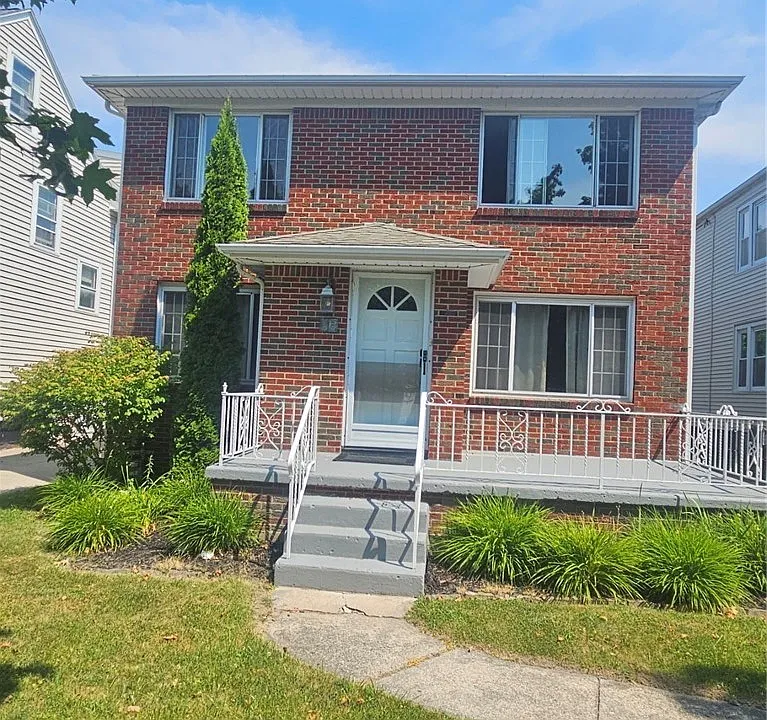 38 Delham Ave