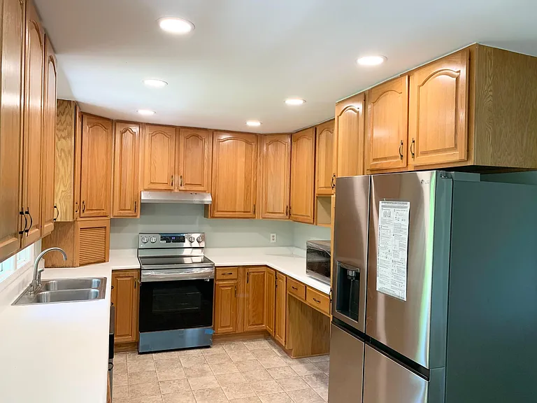 312 Northwood Dr — Photo 2