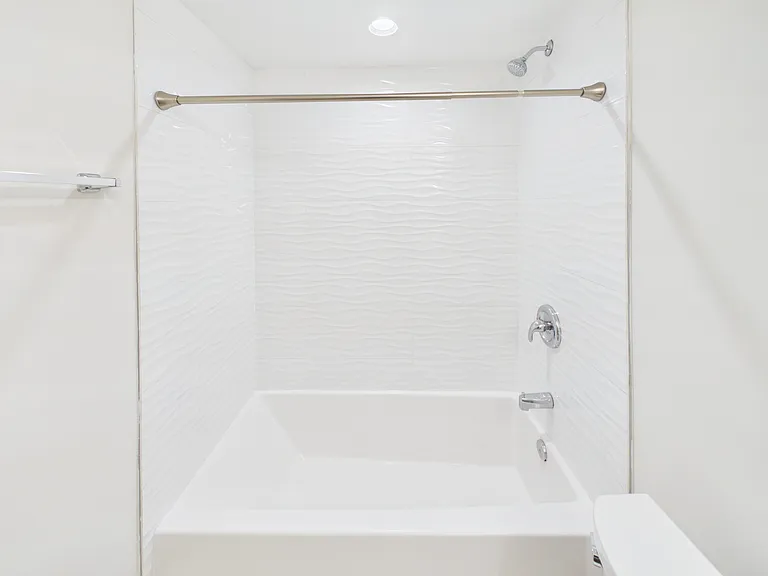 2236 S Wood St #G — Photo 27