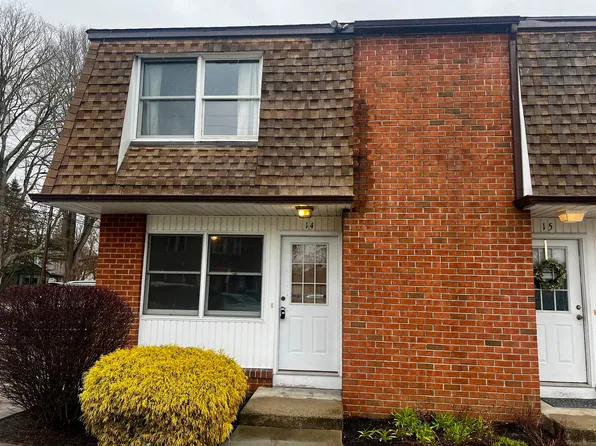 70 Brown Avenue APT 14, Griswold, CT 06351