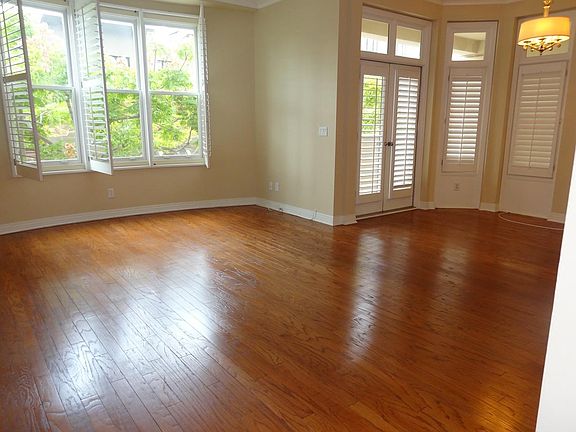 2nd image of 655 India St Unit 101