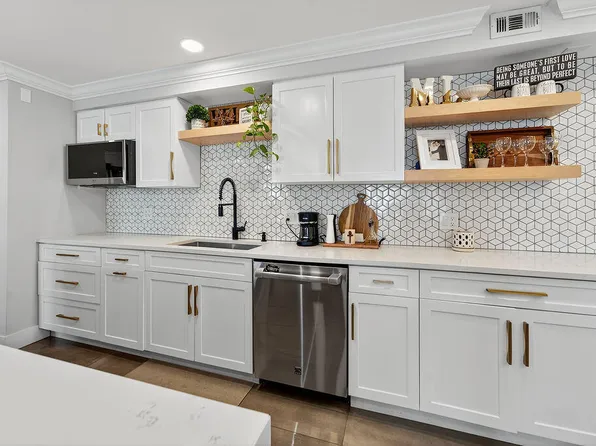 5440 N OCEAN Drive #1404, Singer Island, FL 33404