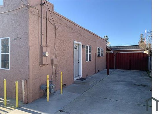3rd image of 3073 E Hills Dr