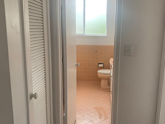 5th image of 144 S Bedford Dr APT 8