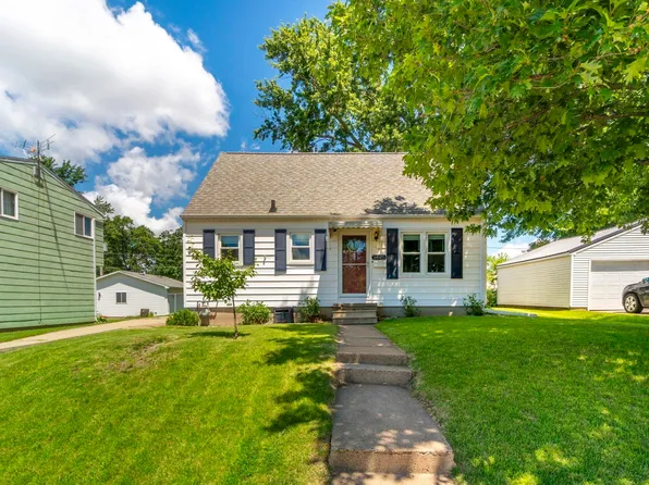 1445 E Mitchell Ave, Waterloo, IA 50702