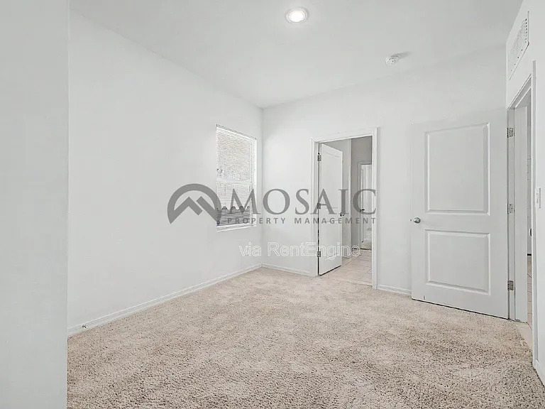 9553 W Agora Ln — Photo 23